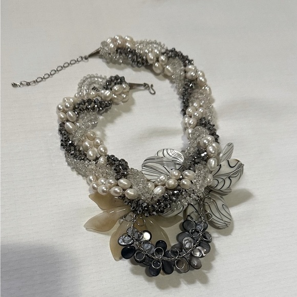 Costume Necklace - Picture 2 of 4